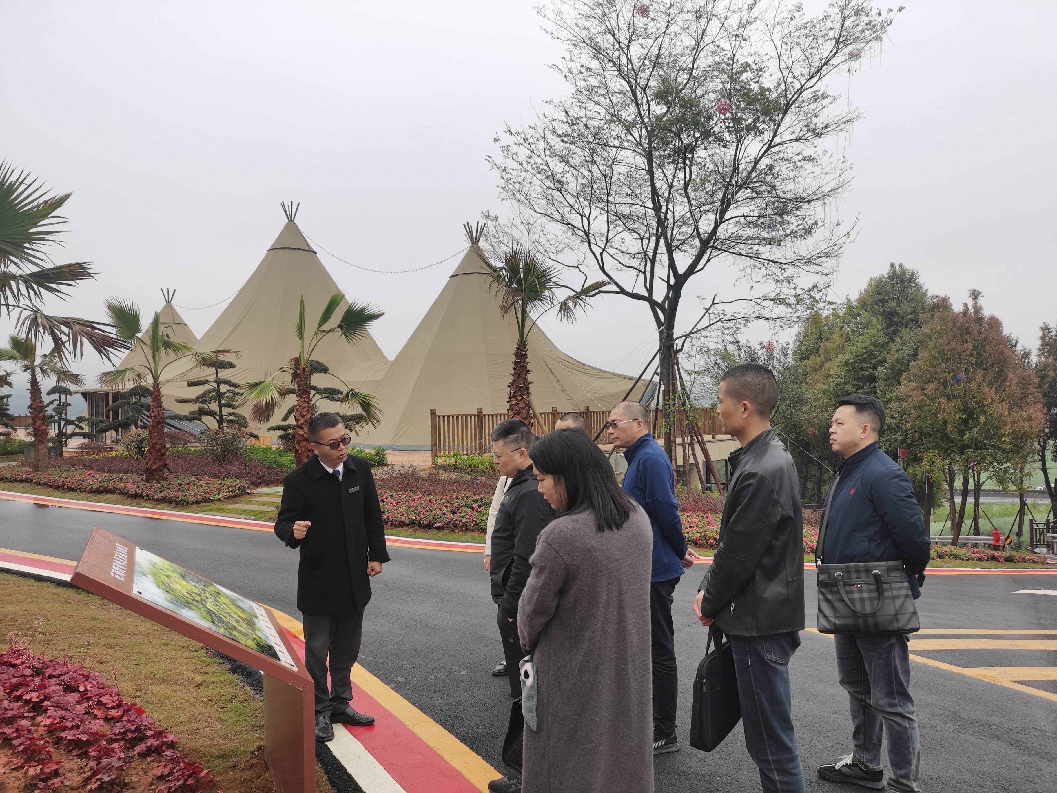 巴中發(fā)展控股集團黨委副書記、總經理沈鵬帶隊赴云南羅平縣等地考察學習